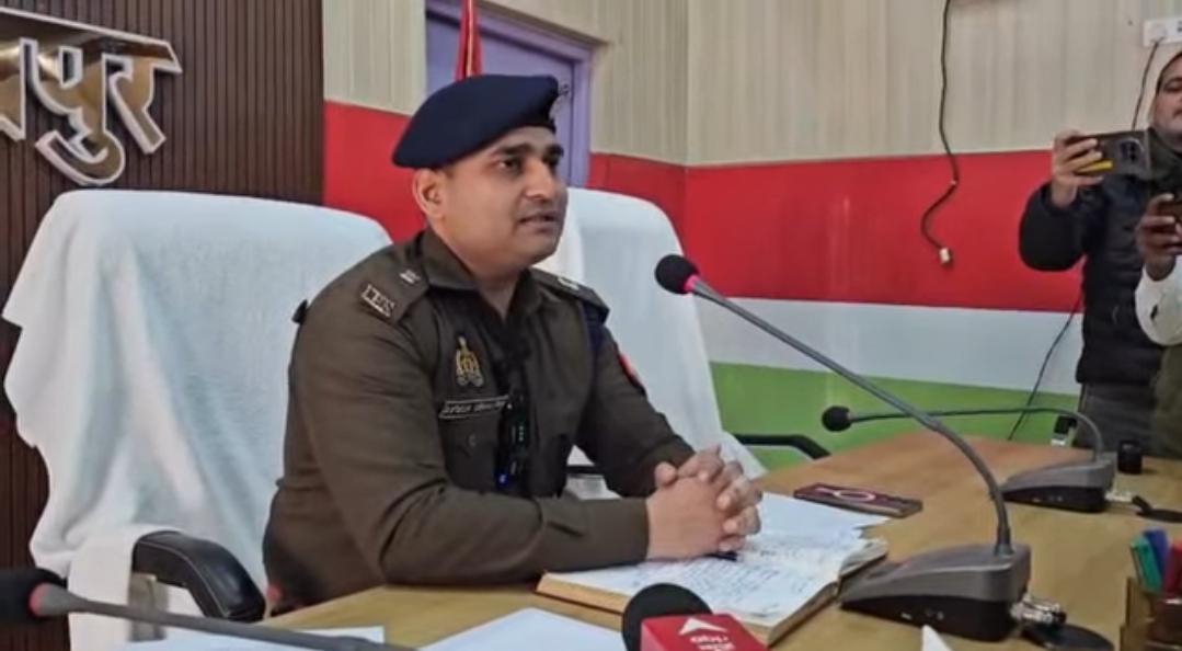 फर्जी ऑनलाइन फर्म बनाकर करोड़ों की ठगी का पर्दाफाश: जौनपुर पुलिस ने शातिर साइबर अपराधी को दबोचा