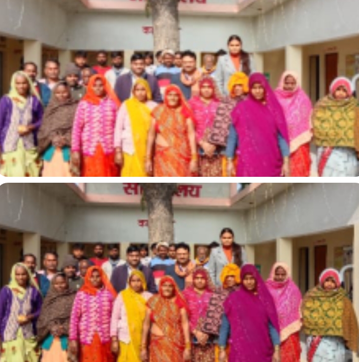 ग्रामीण महिलाओं को सरकारी योजनाओं की दी जानकारी