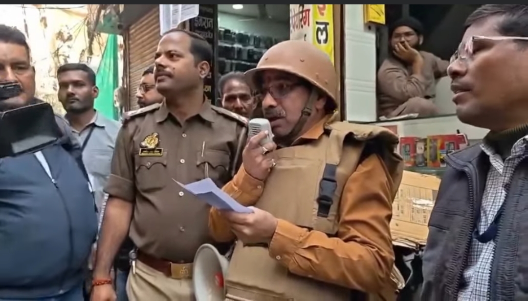 दालमंडी में दोपहर से एक्शन मोड, चिन्हित भवनों पर शुरू हुई ध्वस्तीकरण कार्रवाई