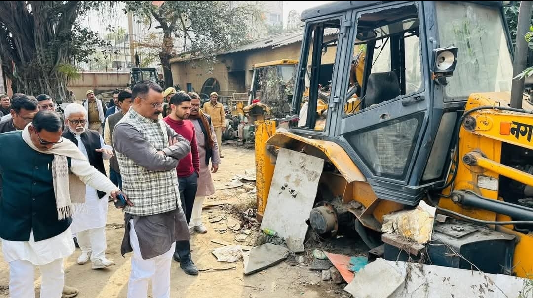 डंपिंग यार्ड में लापरवाही पर सख्त रुख