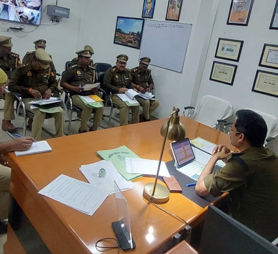 पुलिस उपायुक्त गोमती जोन ने थाना प्रभारियों संग की समीक्षा गोष्ठी, अपराध नियंत्रण के दिए सख्त निर्देश