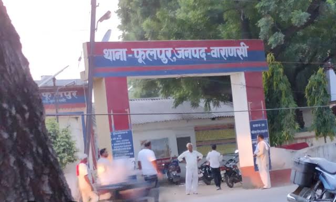 एम्बुलेंस की टक्कर से बाइक सवार महिला की मौत, पुत्र घायल