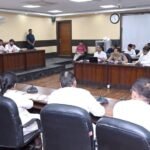 वाराणसी दौरे पर CM योगी आदित्यनाथ – बाढ़ पीड़ितों की मदद, विकास परियोजनाओं की समीक्षा और अपराधियों पर सख्ती के निर्देश