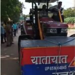 वाराणसी में यातायात पुलिस की सख्त कार्रवाई: मिंट हाउस और पीसीएफ प्लाजा क्षेत्र से अवैध रूप से खड़ी टूरिस्ट बसें सीज, कई वाहनों के चालान
